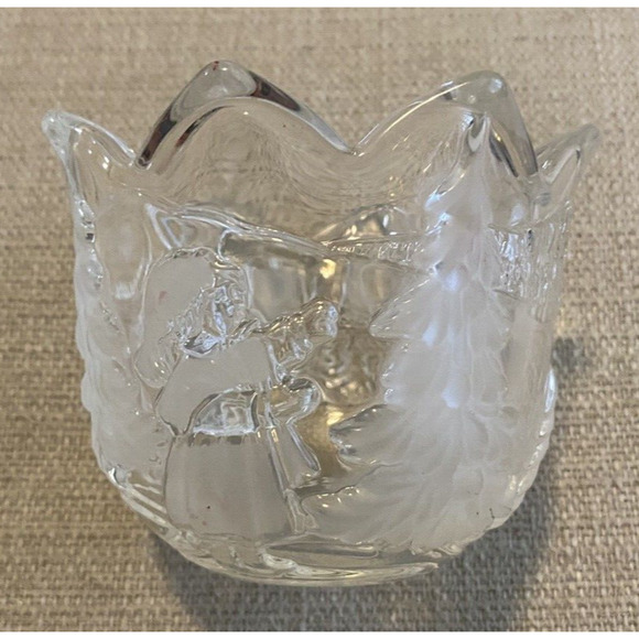 Vtg ETCHED CHRISTMAS Candy Dish HEAVY Xmas TREE HOLIDAY CRYSTAL GLASS BOWL - Picture 3 of 9